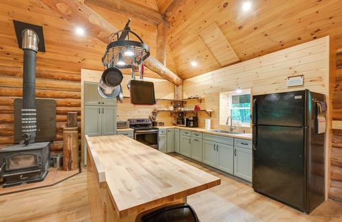 Greenville Cabin | Secluded Greenville Cabin: Walk to Moosehead Lake!