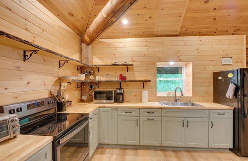Greenville Cabin | Secluded Greenville Cabin: Walk to Moosehead Lake!