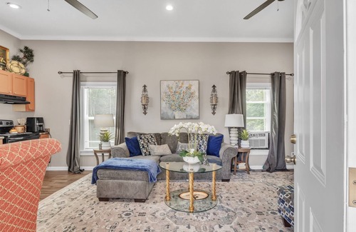 Mayhew House | Secluded Guest Suite | Gazebo & Sauna Access