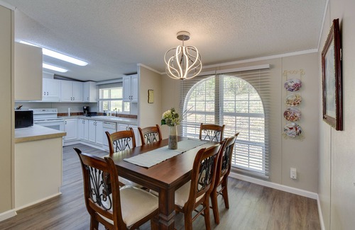Hayesville Cabin | Secluded Hayesville Cabin Rental w/Deck & Grill!