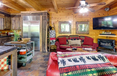 Hiawassee Cabin | Secluded Hiawassee Rental Cabin w/ Creek & Deck!