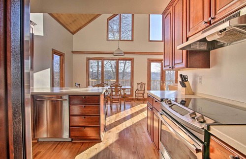 Kedron House | Secluded Hilltop Columbia Home w/Deck + Views!