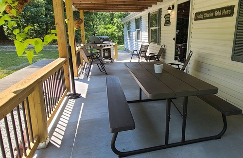 Warsaw House | Secluded Home Outside Warsaw with big yard and lots of privacy.