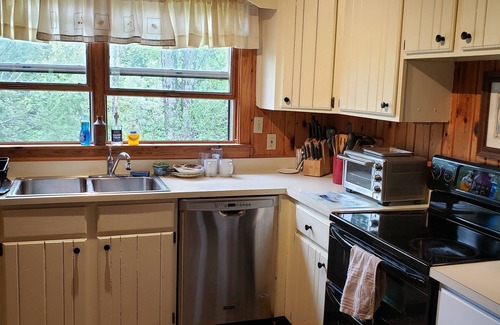 Manchester Center House | Secluded Home - Close to Skiing, Horse Show, Hiking, Dining/Shopping