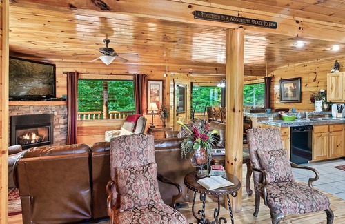 Sevierville Cabin | ⭐ SECLUDED HOT TUB GAME ROOM LOCATION EASY ROADS! ⭐