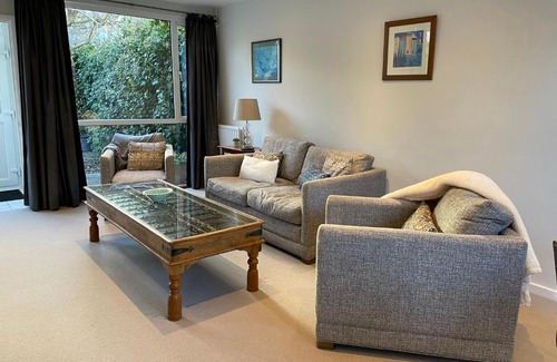 East Putney House | Secluded House in Vibrant Putney