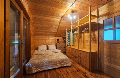 Duga Resa House | Secluded Holiday Home in Sveti Petar Mrežnički with Swimming Pool