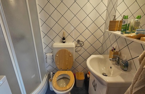 Duga Resa House | Secluded Holiday Home in Sveti Petar Mrežnički with Swimming Pool