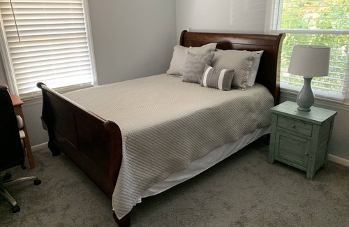 Jamestown House | Secluded Jamestown home near great restaurants