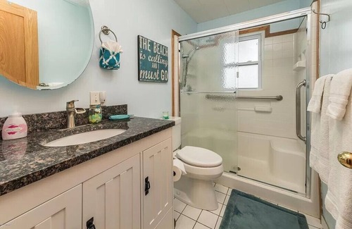 South Haven Cottage | Secluded Lake Michigan Retreat Stunning Sunsets, Beach Access