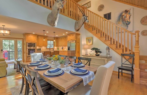 Aldie Cabin | Secluded Leesburg Retreat w/Private Hot Tub!