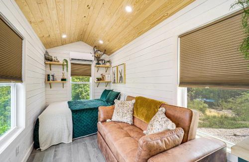 Lenoir Apartment | Secluded Lenoir Tiny Home with Private Hot Tub!