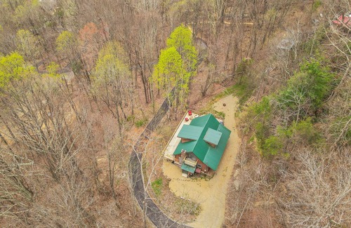 Weaverville Cabin | Secluded Log Cabin Retreat+Mtn Views+Walking trails