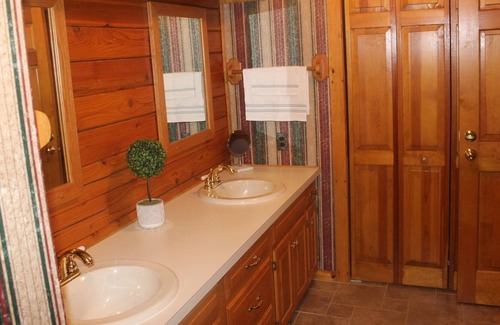 Birdsboro House | Secluded Log home in a very peaceful setting.