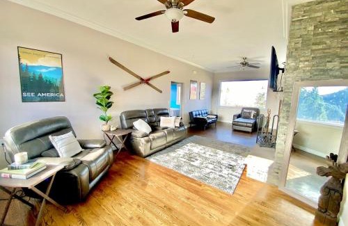 Pocatello House | Secluded Luxury Ski Cabin-Cozy Pocatello Getaway