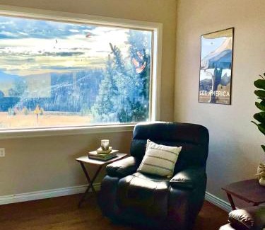 Pocatello House | Secluded Luxury Ski Cabin-Cozy Pocatello Getaway