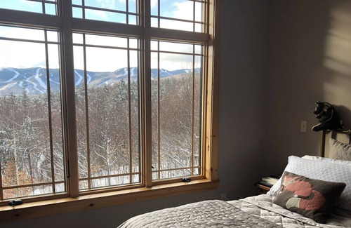 Sunday River Area House | Secluded Luxury Ski House with Hot Tub, Jacuzzi, garage, 5 mins to Sunday River