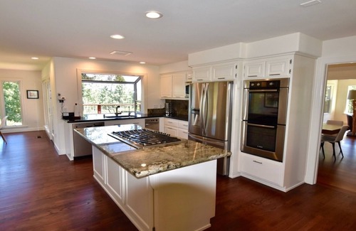 Freestone House | Secluded Luxury Wine Country Home in the hills of west Sonoma County. Sleeps 10.
