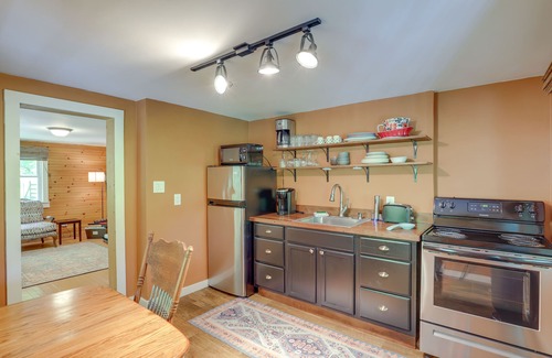 Marshall Cottage | Secluded Marshall Cottage: Hot Tub + Mountain View