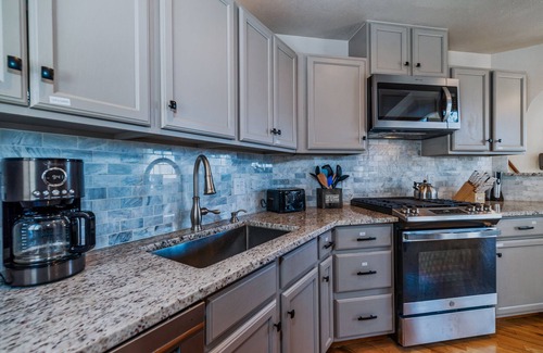 Alma House | Secluded Mountain Retreat w/Amazing Views and Hot Tub - Only 30 min from Breck