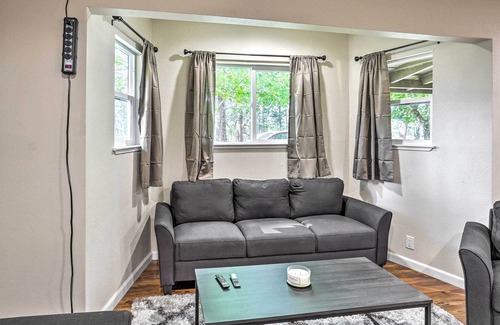 Douglas City House | Secluded Mountain Home near River - Dog-Friendly
