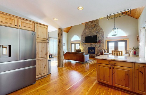 Florissant House | Secluded mountain-view home with private hot tub, fireplace, & chef's kitchen