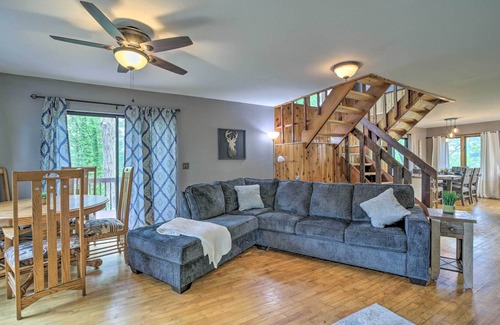Clyde House | Secluded, Mountaintop Getaway w/ Fire Pit!