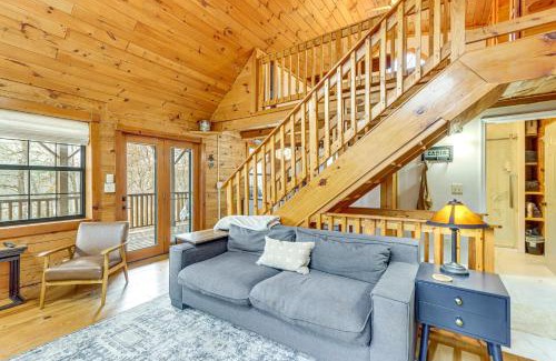 Murphy House | Secluded Mtn-View Cabin with Fireplaces in Murphy!