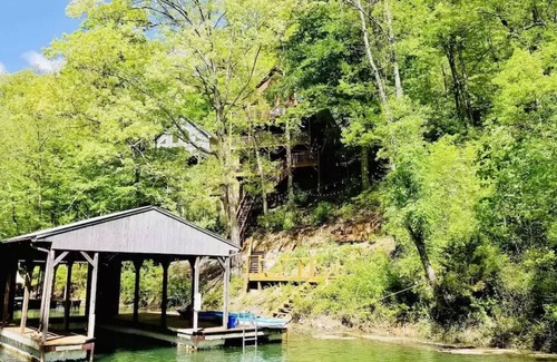 Lakeside Estates House | Secluded Norris Lake Waterfront Home with Dock - Seconds from Jumping Bridge!