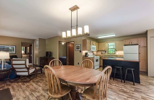 Berkeley Springs Cabin | Secluded Oasis w Hot Tub, Screened-in Porch, WiFi!