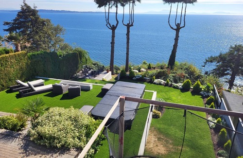 Crescent Beach Villa | Secluded ocean front villa w/hot tub and beach access
