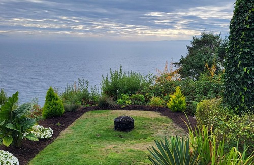 Crescent Beach Villa | Secluded ocean front villa w/hot tub and beach access