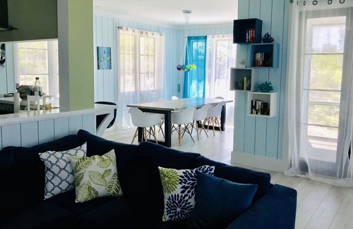 Rainbow Bay Cottage | Secluded Ocean View Hideaway