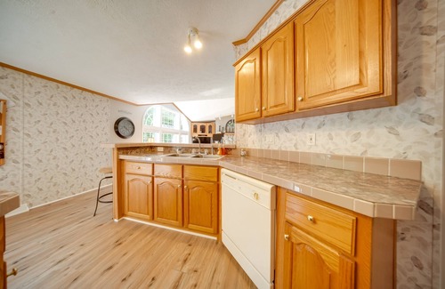 Dorset House | Secluded Ohio Getaway on 65 Acres!