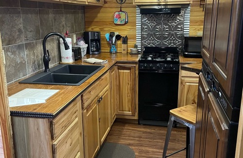 Eminence Cabin | Secluded Ozarks Tiny House cabin in Eminence, MO