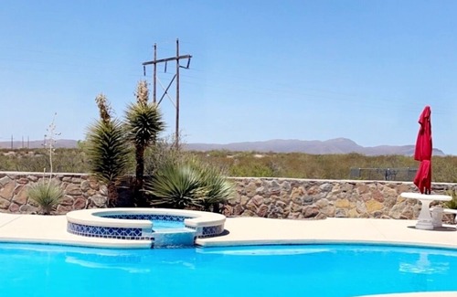 Las Cruces House | Secluded Red Hawk Pool Hideout