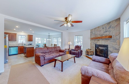 Land O Lakes House | Secluded retreat w/lake access, snowmobile/ATV trail, large garage & bunk room