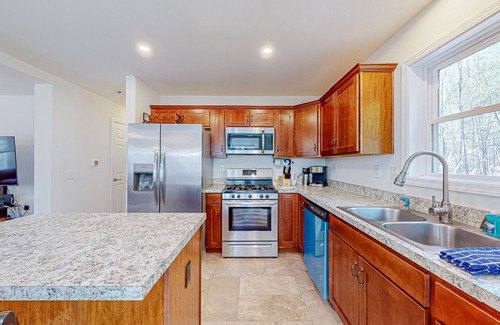 Land O Lakes House | Secluded retreat w/lake access, snowmobile/ATV trail, large garage & bunk room