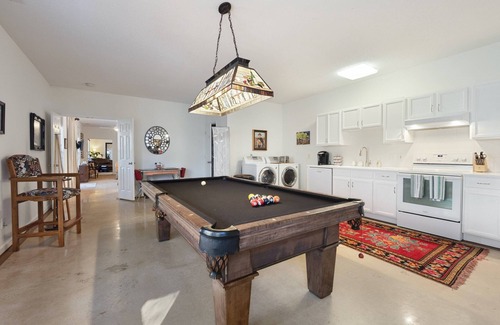 Dahlonega House | Secluded riverfront getaway in heart of wine country. 5 bedrooms & 5 bathrooms