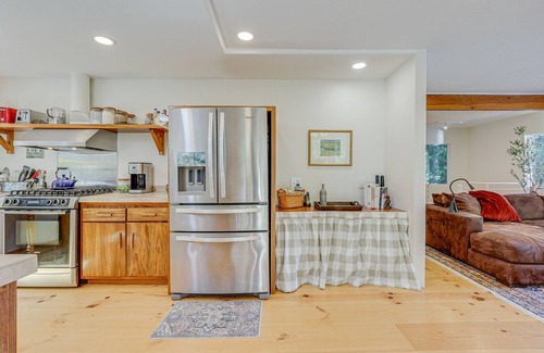 Duncans Mills House | Secluded Russian River retreat: nature & privacy in pastoral Duncans Mills.