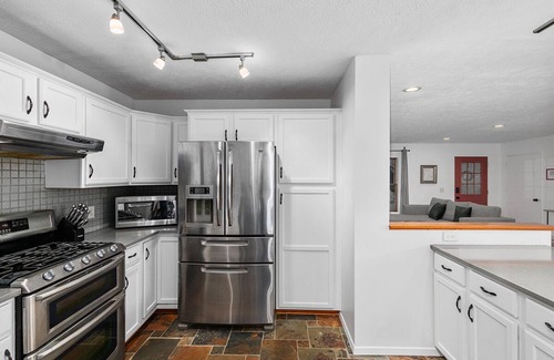 Saugatuck Cottage | Secluded Saugatuck Retreat: Hot Tub, 3.5 Acres, Trails, Dog-Friendly