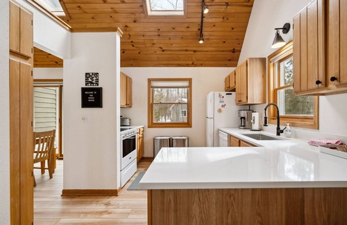 Sister Bay House | Secluded Scandanavian Cabin In Sister Bay