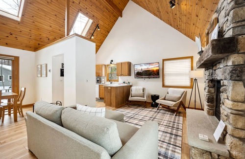 Sister Bay House | Secluded Scandanavian Cabin In Sister Bay