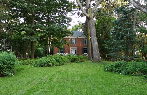 Niagara-on-the-Lake House | Secluded & Serene - 1845 Regency Manor Home