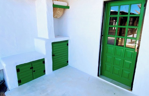 Tinajo Cottage | Secluded villa with breathtaking ocean views.