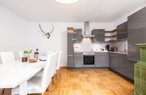 Liefering House | Secluded villa with sauna, large garden, close to ski resorts, slopes, fire bowl