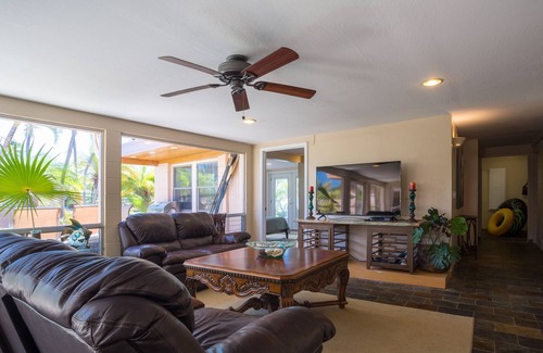 Portlock House | Secluded waterfront home-lava waterfall, saltwater pool, spa, sauna