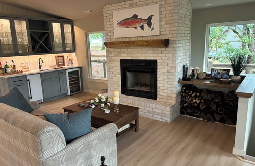 Eagle Rock Cabin | Secluded Waterfront Getaway - Huge Game Room, Fire Pit, 2.5 BR + 5 bed Bunk Room