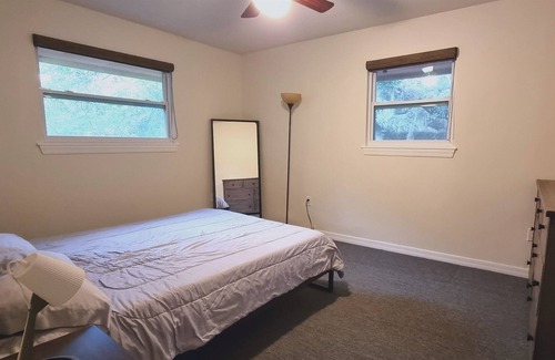 Bayou Oaks Apartment | Second Floor 4B 4B Apartment with Disney, Netflix, Hulu, & ESPN