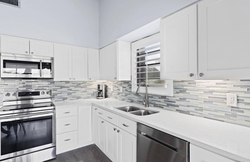 Fort Pierce Shores Condo | Second Story Villa with Marina View and Private Beach Access